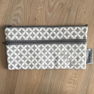 Norwex Diamond Gray Toiletry Bag